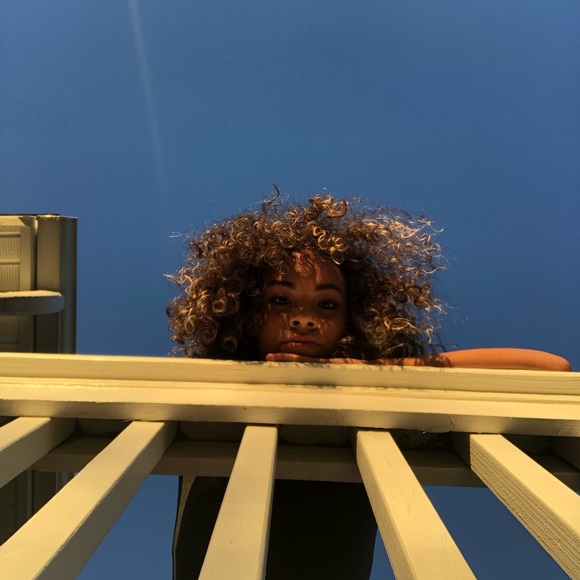 Meet your Posher, Madison - Picture 6 of 9